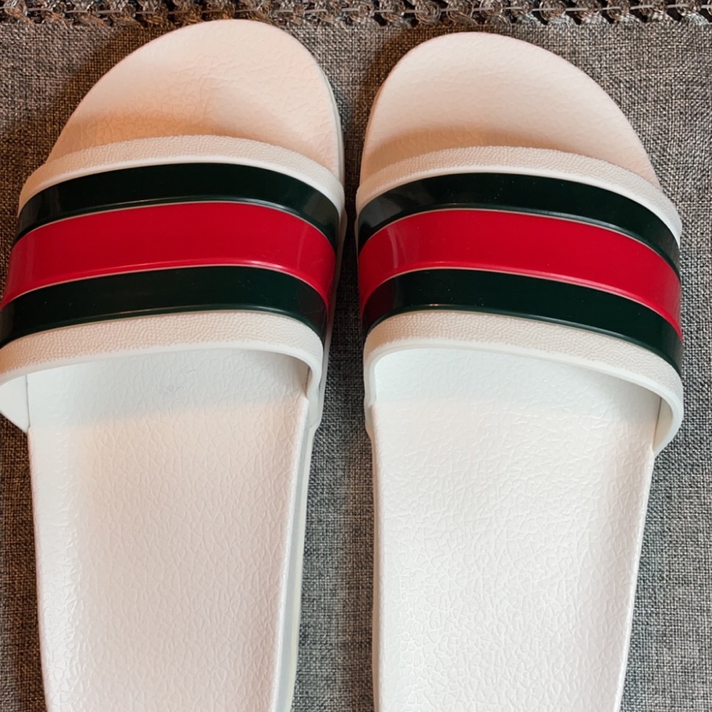 Gucci Slides Women Size 8 - BRAND NEW
